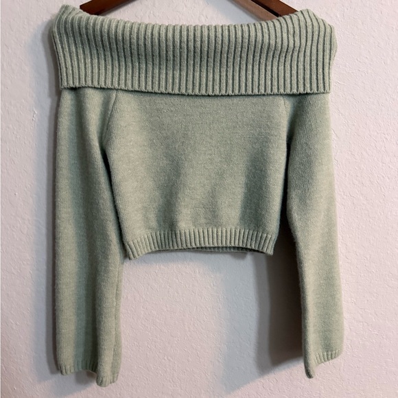 SHEIN Light Green Off-Shoulder Cropped Sweater - Picture 4 of 7